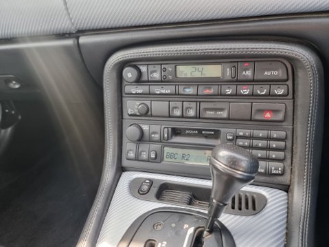 Jaguar XK8 CONVERTIBLE 42