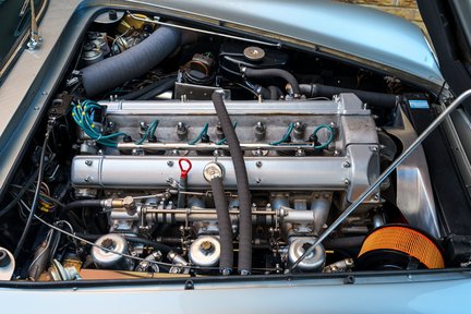 Aston Martin DB6 Mark II 27