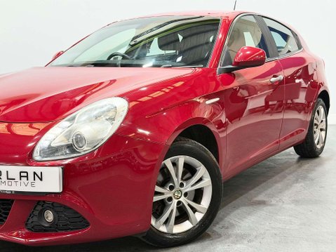 Alfa Romeo Giulietta 1.4 TB MultiAir Lusso Hatchback 5dr Petrol Manual Euro 5 (s/s) (170 bhp) 12