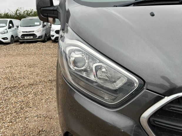 Ford Transit Custom Crew Cab SWB L1H1 Limited 300 CAT N Air Con Alloys Cam EURO 6 NO VAT 25