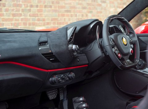 Ferrari 488 Pista 14