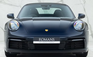 Porsche 911 (992) Carrera 4