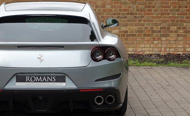 Ferrari GTC4 Lusso 14
