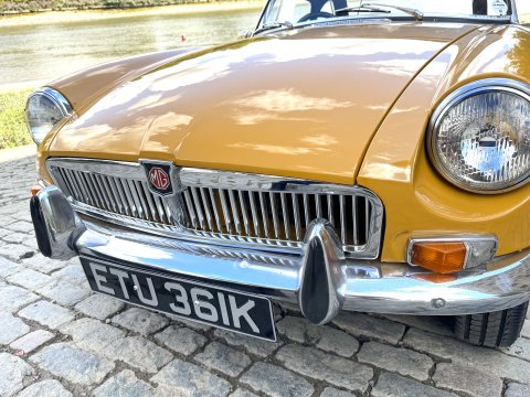 MG B ROADSTER 64
