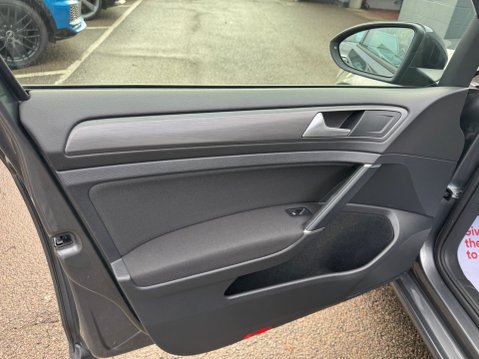 Volkswagen Golf SE NAVIGATION TSI BLUEMOTION TECHNOLOGY 58