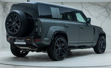 Land Rover Defender 110 OCTA EDITION ONE 7