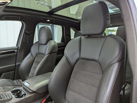 Porsche Cayenne 3.0 Cayenne D Platinum Edition V6 Tiptronic S A 4WD 5dr 56