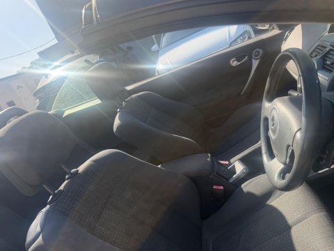 Renault Megane 1.6 VVT Dynamique 2dr 8