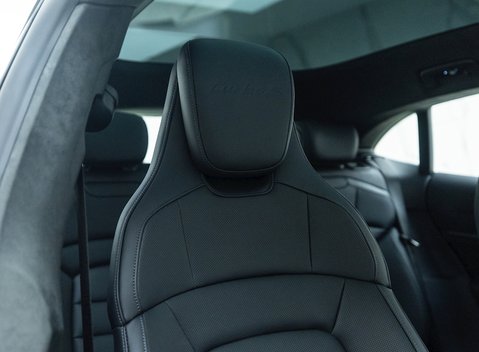 Porsche Taycan Turbo S Cross Turismo 11