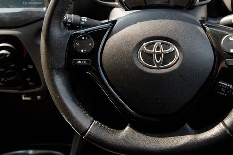 Toyota Aygo VVT-I X-PLAY 19