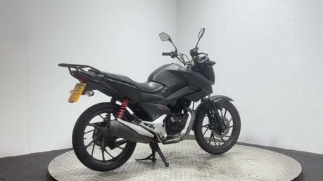 Honda CB GLR 125 2017 GOOD RUNNING PROJECT BIKE SPARES OR REPAIR 125CC 2