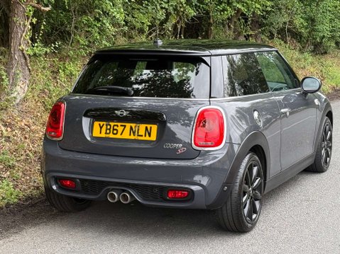 Mini Hatch 2.0 Cooper SD 3dr 32