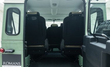 Land Rover Defender 110 HERITAGE 41