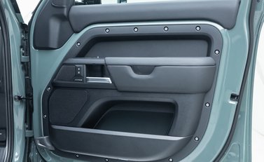 Land Rover Defender 110 TROPHY EDITION KESWICK 26