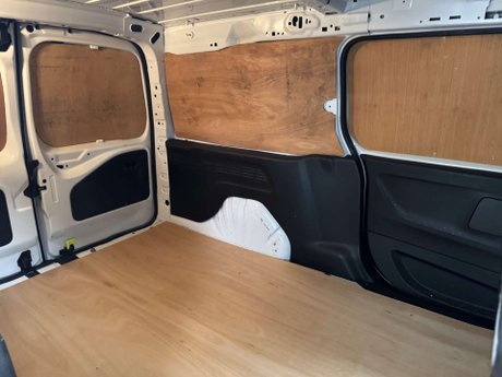 Vauxhall Combo 1.5 Combo 2300 SportIVE TD S/S 32