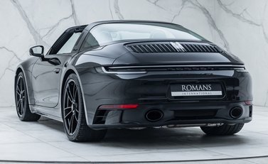 Porsche 911 Targa 4 GTS (992) 11