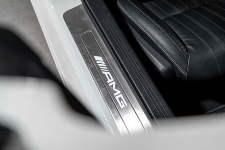 Mercedes-Benz Amg GT PREMIUM. MERCEDES WARRANTY. FULL MSH. DESIGNO PAINT. BURMESTER. PANO ROOF. 46