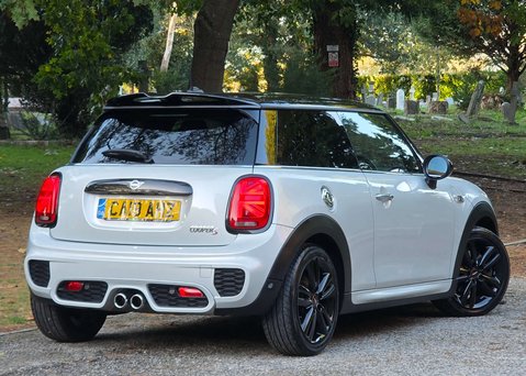 Mini Hatch 2.0 Cooper S Sport Auto 3dr 42