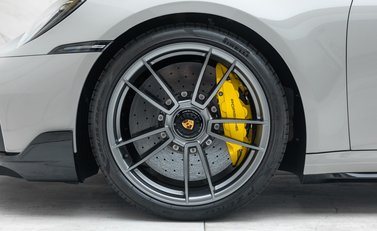 Porsche 911 Turbo S Cabriolet (992) 38