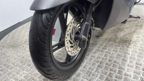 Honda PCX 2015 WW ONLY 7K ARROW EXHAUST NEW MOT VERY CLEAN 125CC SCOOTER 35