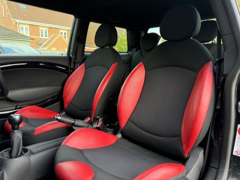 Mini Hatch 1.6 Cooper S Euro 5 (s/s) 3dr 52