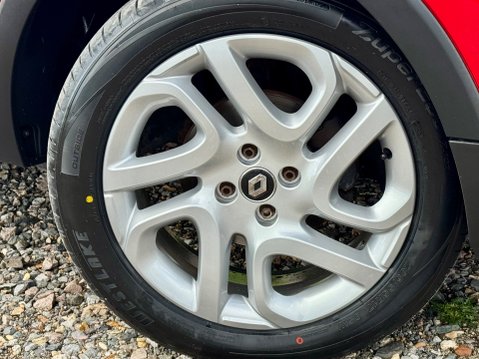 Renault Captur ICONIC TCE 45