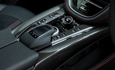 Aston Martin DBX 707 20