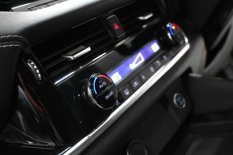 Nissan Qashqai 1.3 Qashqai N-Connecta DiG-T MHEV CVT 5dr 27