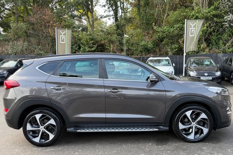 Hyundai TUCSON CRDI PREMIUM SE - 2 OWNERS - 10 HYUNDAI SERVICES  5