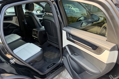Porsche Cayenne V6 E-HYBRID BLACK EDITION -MATRIX LEDS -360 CAMS -WHITE LEATHER INTERIOR 39