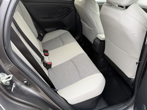 Toyota Yaris 1.5 Hybrid Excel 5dr CVT 33