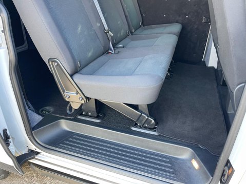 Volkswagen Transporter 2.0 TDI T32 BlueMotion Tech Highline Crew Van DSG FWD SWB Euro 6 (s/s) 5dr 30