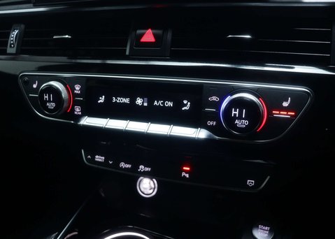 Audi A4 2.0 A4 S Line Black Edition 35 TFSI Semi-Auto 4dr 33