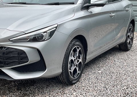 MG MG3 1.5 HYBRID+ TROPHY 5