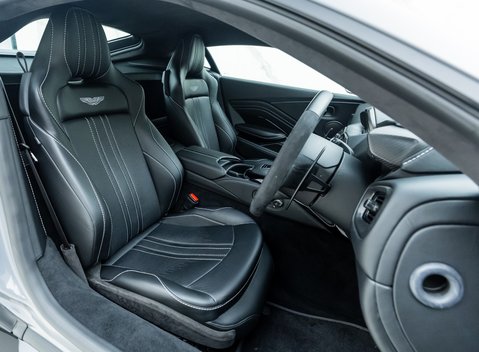 Aston Martin Vantage 11