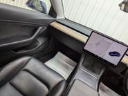 Tesla Model 3 Model 3 Long Range AWD 4WD 4dr 44