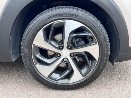 Hyundai TUCSON 2.0 CRDi Premium Auto 4WD Euro 6 5dr 68