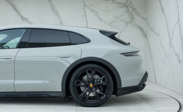 Porsche Taycan 4S Cross Turismo 40