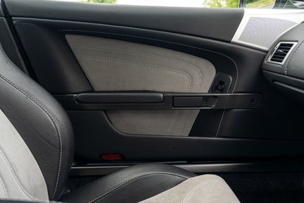 Aston Martin DBS V12 31