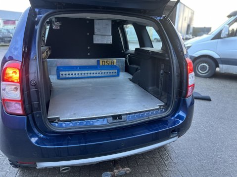 Dacia Duster LAUREATE DCI 4X4 2 SEAT COMMERCIAL 17