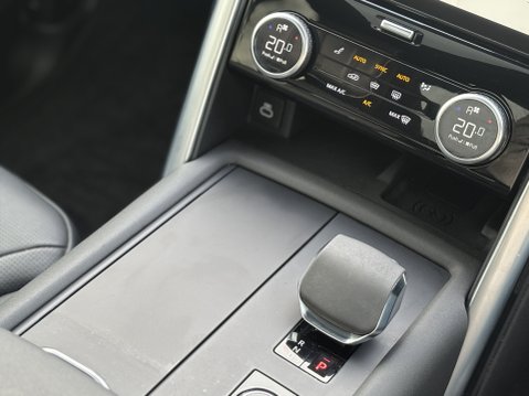 Land Rover Discovery R-DYNAMIC HSE MHEV 21