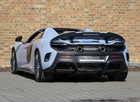 McLaren 675 LT Spider 16