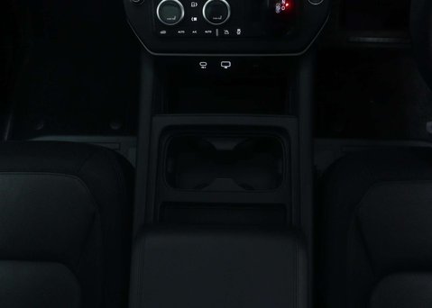 Land Rover Defender 3.0 Defender X-Dynamic HSE D MHEV A 4WD 5dr 30