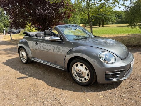 Volkswagen Beetle DESIGN TSI BLUEMOTION TECHNOLOGY DSG 11