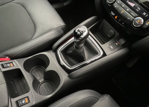 Nissan Qashqai 1.3 DIG-T TEKNA 22