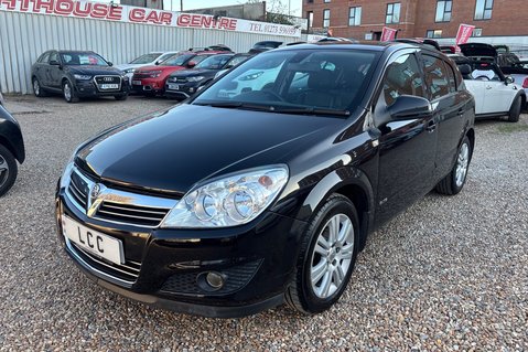 Vauxhall Astra ELITE.. AUTOMATIC.. 16 SERVICES.. 13 MAIN DEALER.. LOOK ONLY 30K MILES..  22
