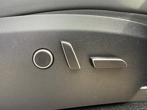 Tesla Model Y (Dual Motor) Long Range SUV 5dr Electric Auto 4WDE (384 bhp) 33