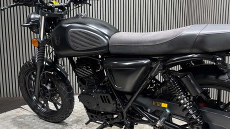 Mutt FSR 2021 ONLY 7K MODERN RETRO 125CC LEARNER BIKE LONG MOT 28