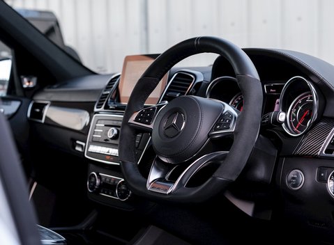 Mercedes-Benz GLS GLS 63 11