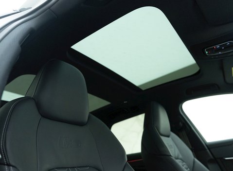 Audi RS6 Avant Carbon Black 12